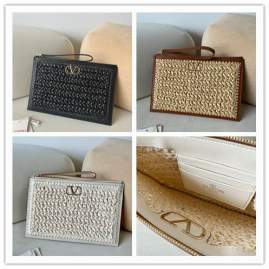 Picture of Valentino Handbags _SKUfw185889429fw